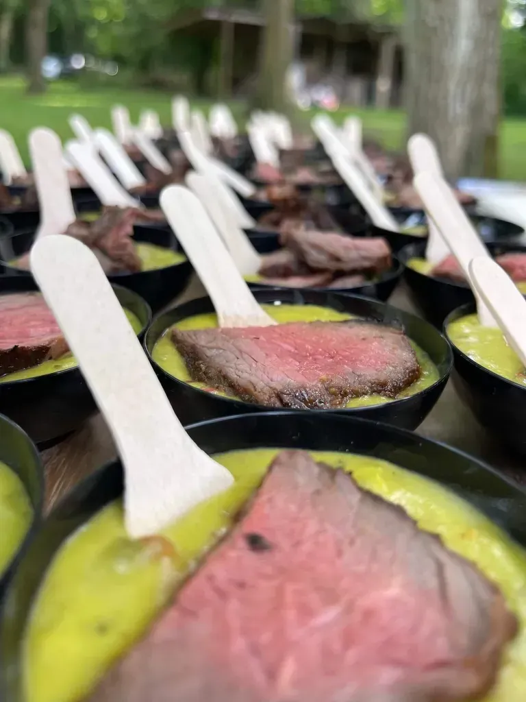 Verrine de bœuf snacké préparée pour un apéritif à Pont-Royal